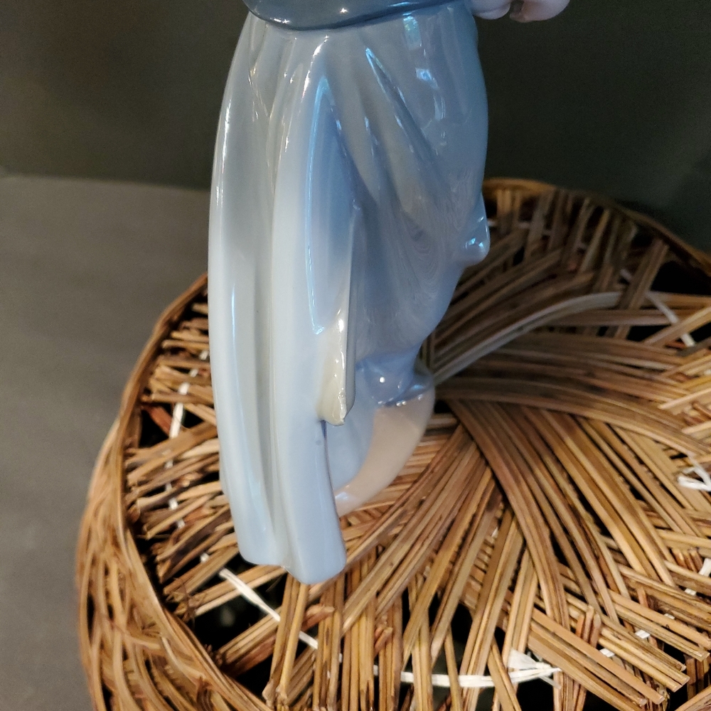 Vintage Lladro Girl with rabbit - Picture 5 of 7